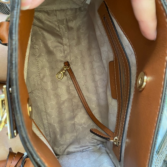 MK Hamilton - Picture 3 of 4